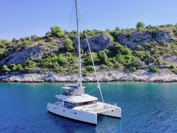 Yacht Booking, Yacht Reservation - Lagoon 52 F - 4 + 2 cab. - Jessy