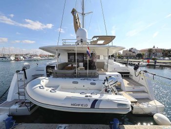 Yacht Booking, Yacht Reservation - Fountaine Pajot Saona 47 Quintet - 5 + 1 cab. - Fee}